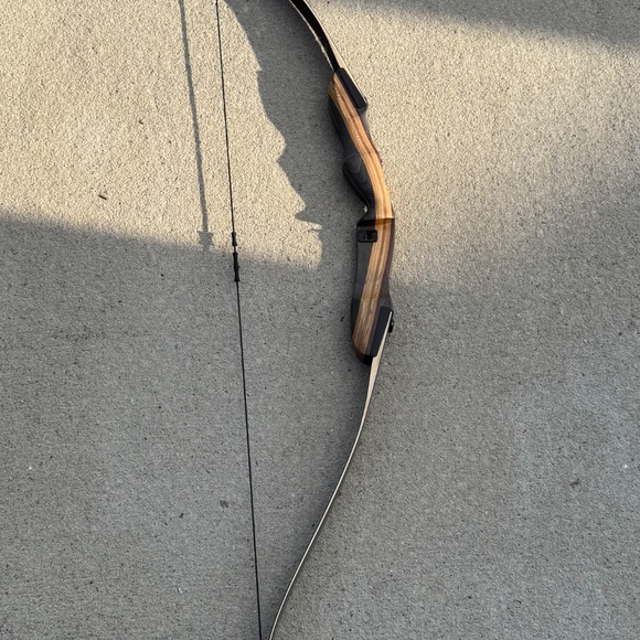 Southwest Archery 64" Spyder XL Takedown Recurve Bow with accessories - Picture 11 of 16